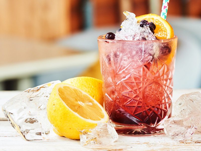 Cocktail Bramble (The Bramble) &#8211; English alcoholic &#8220;blackberry&#8221;