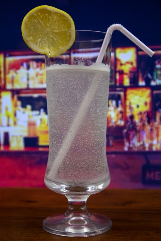 Cocktail Gin Fizz &#8211; invigorating acid