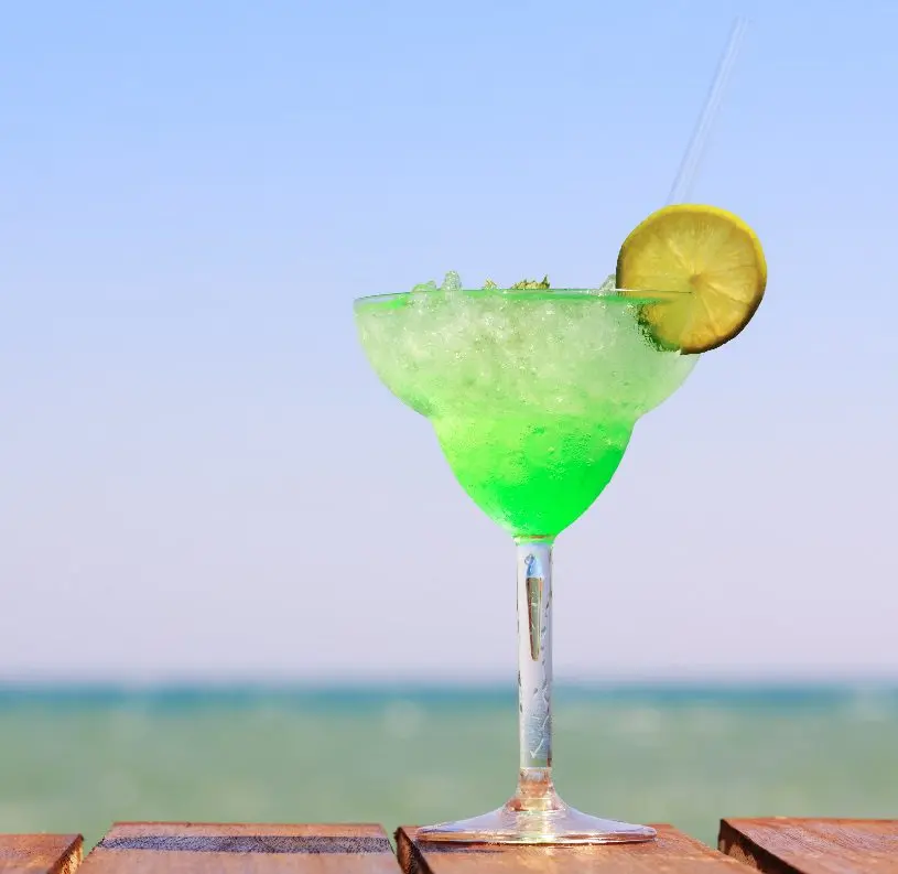 Cocktail Green Fairy (Green Fairy) &#8211; a magical mixture of alcohol and energy