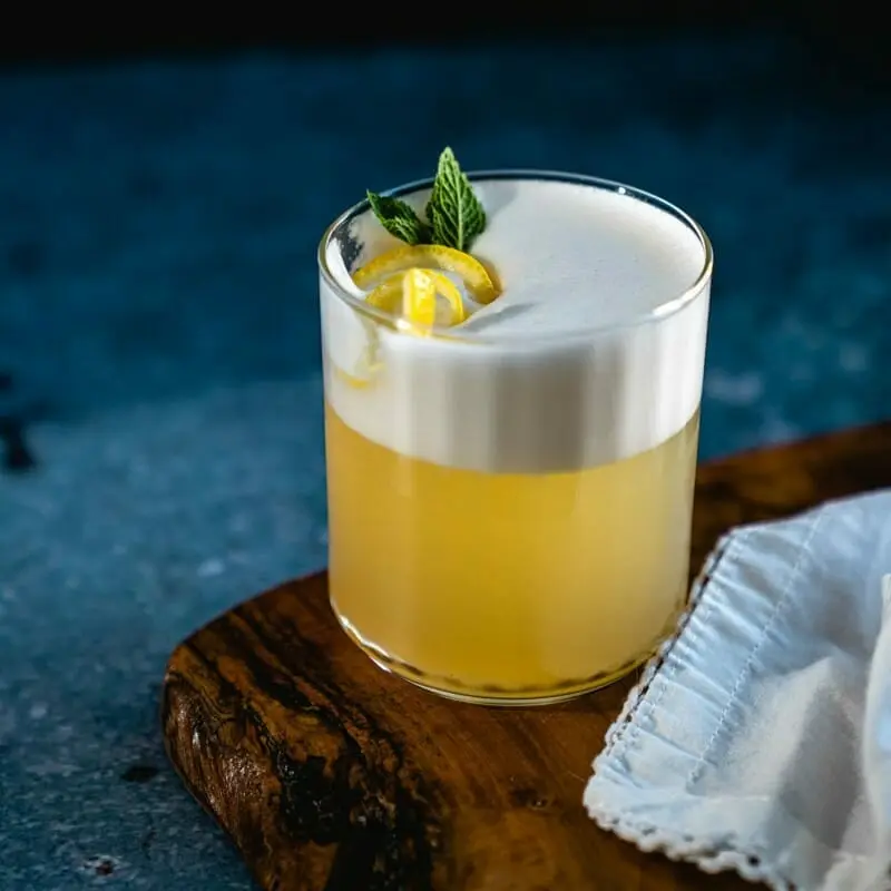 Cocktails with gin and egg: TOP 6