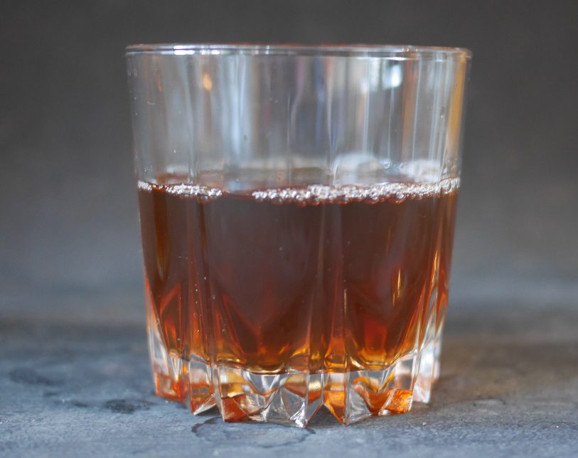 Cognac from vodka &#8211; a recipe for imitation tincture on oak bark and berries