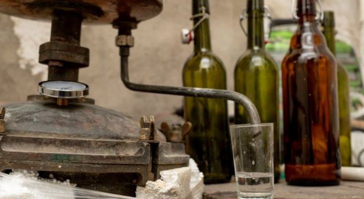 Conditions affecting the shelf life of moonshine (vodka, alcohol)