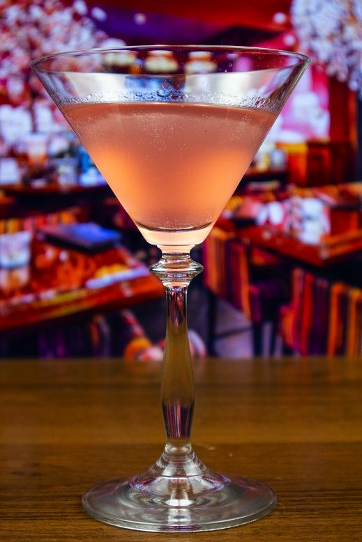 Cosmopolitan (Cosmopolitan) &#8211; a female cocktail instead of a martini