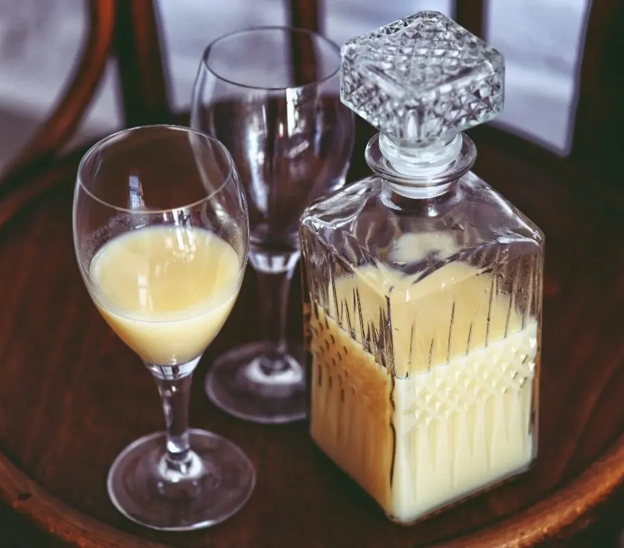 Cream liqueurs (Cream liqueur): concept, types, home recipes