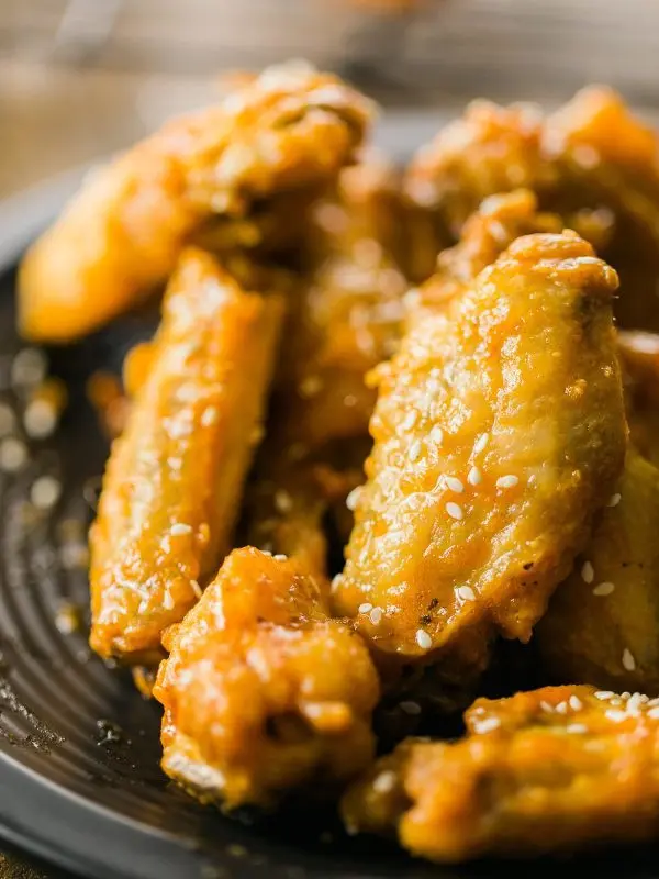 Crispy spicy chicken wings for beer