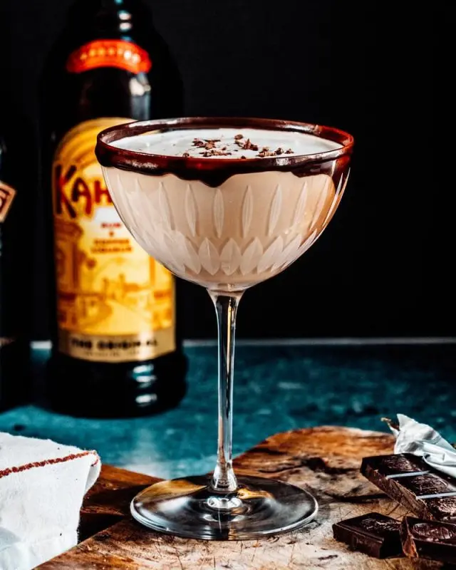Date liqueur: 2 recipes at home