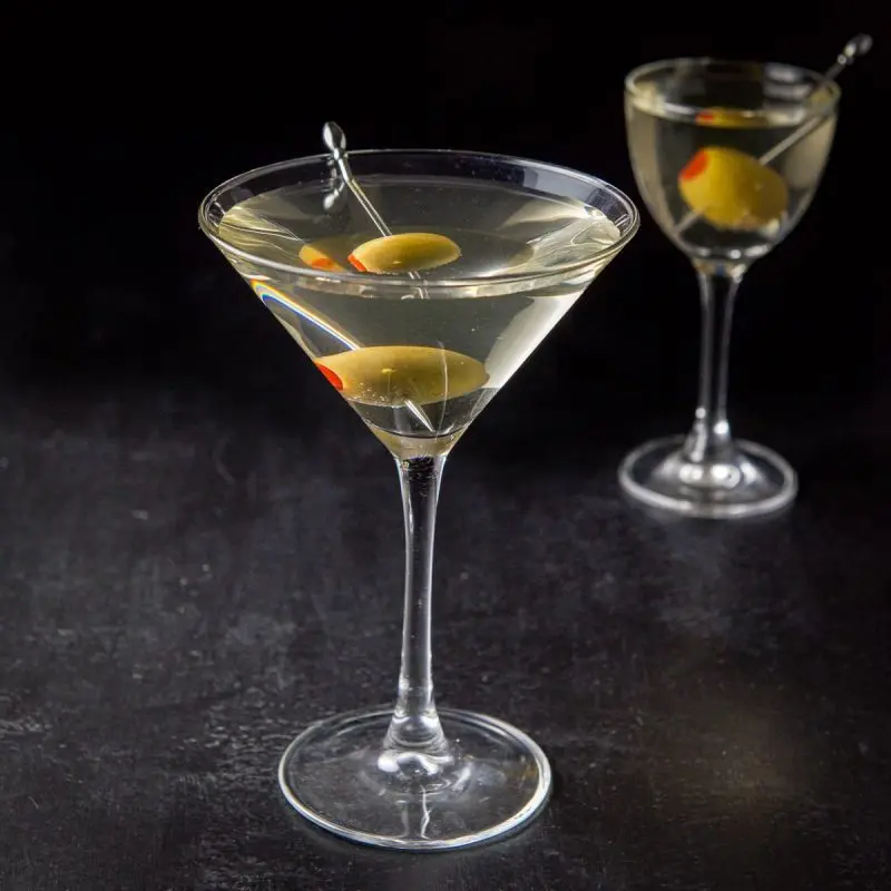 Dirty martini cocktail recipe