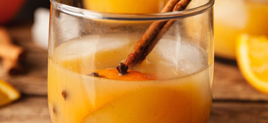 Everyone drinks vodka with orange juice, or you can make delicious orange wine: I share the recipe