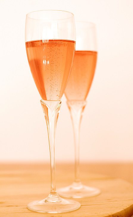 Features of pink champagne (Champagne Rosé)