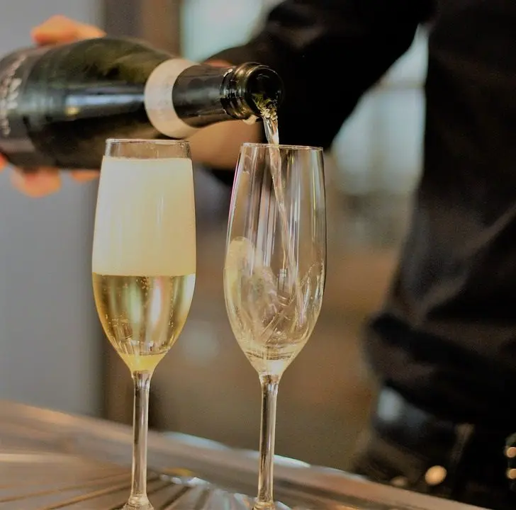 Flute (Flute) &#8211; the most famous glass of champagne