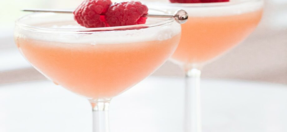 French Martini &#8211; a cocktail without vermouth, but with vodka