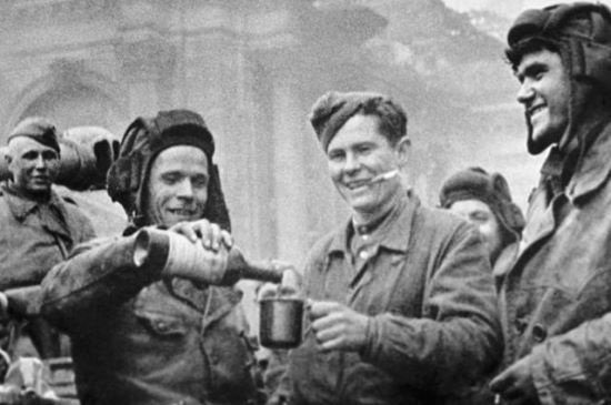 Front-line 100 grams &#8211; alcohol during the Great Patriotic War