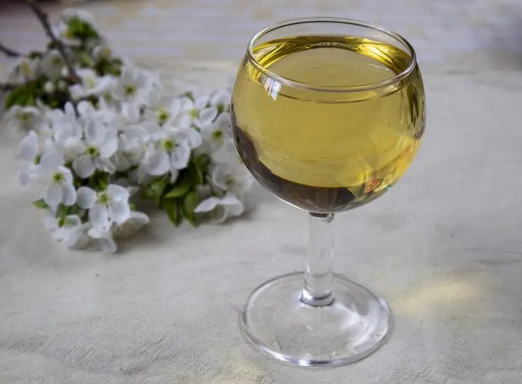 General technology for the preparation of flower wines (on the example of lilac)