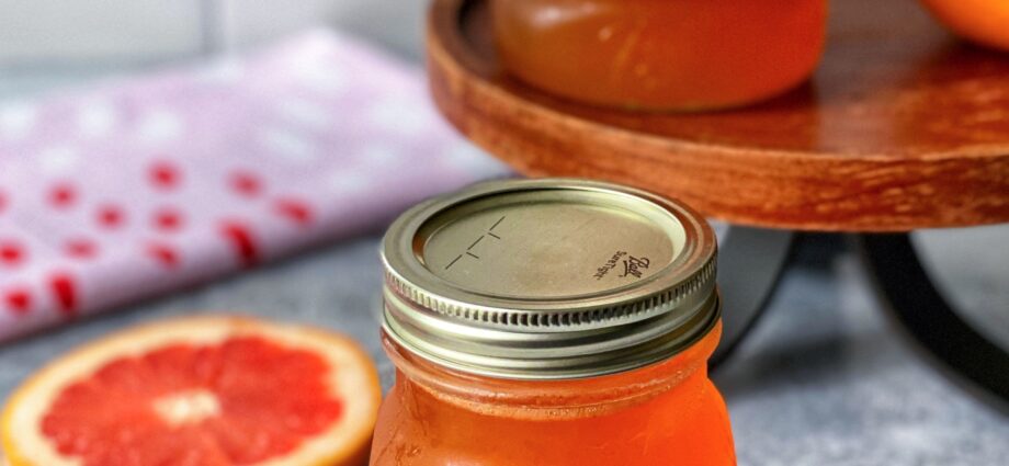 Grapefruit syrup and sauce: 3 recipes at home