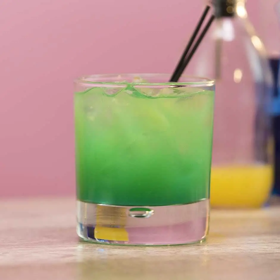 Green Lantern cocktail recipe