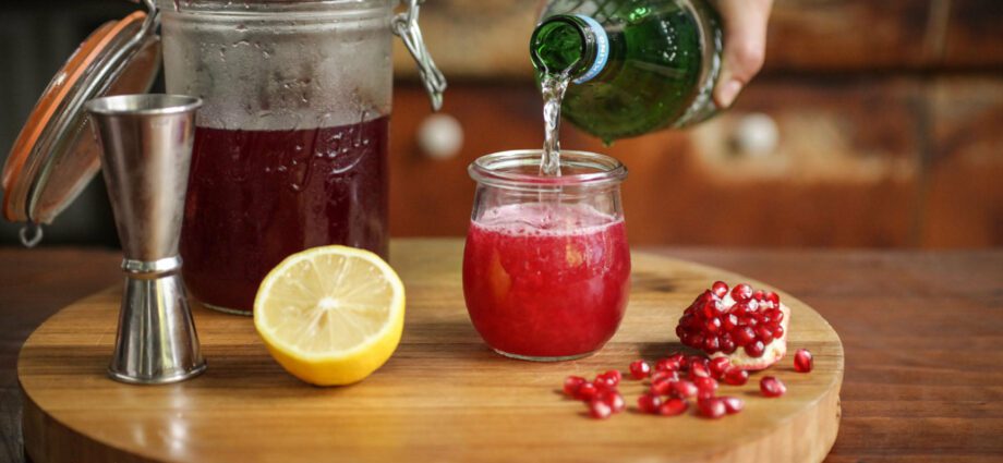 Grenadine (pomegranate syrup) recipe and cocktails with it