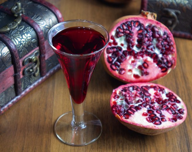 Grenadine (pomegranate syrup) recipe and cocktails with it