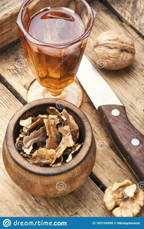Healing tinctures from walnut and pine nut shells
