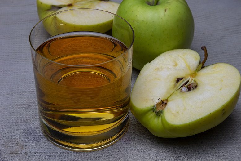 Homemade apple cider vinegar according to the classic recipe without additives