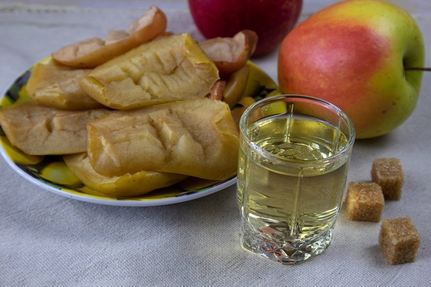 Homemade baked apple tincture