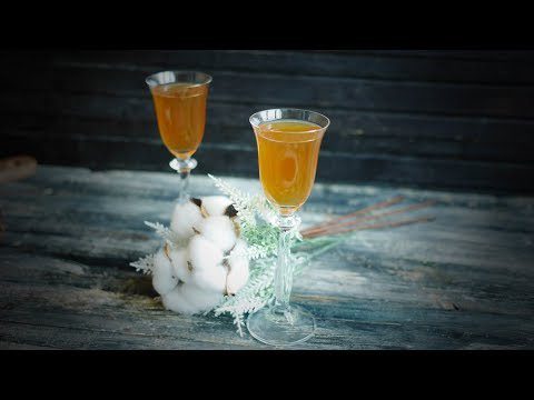 Homemade feijoa liqueur with lemon