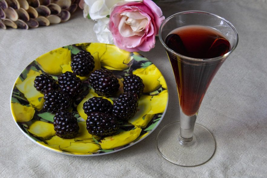 Homemade mulberry (mulberry) liqueurs &#8211; 4 successful recipes