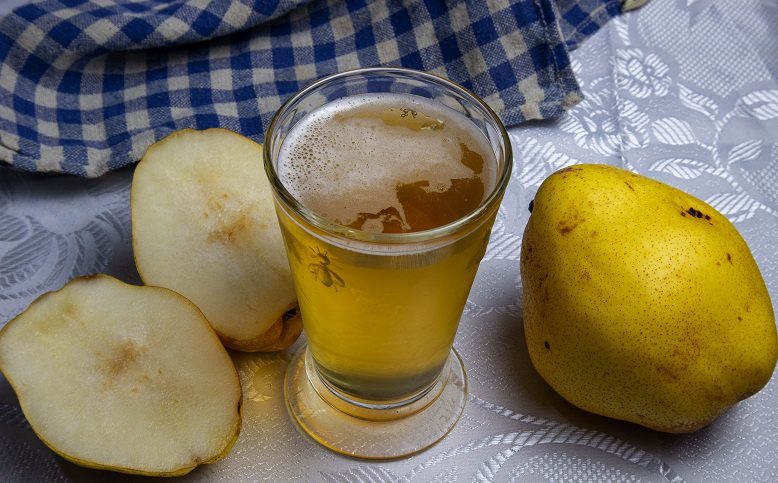 Homemade pear cider according to classical technology