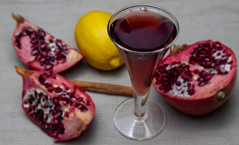 Homemade pomegranate liqueur &#8220;Kremlin Stars&#8221;