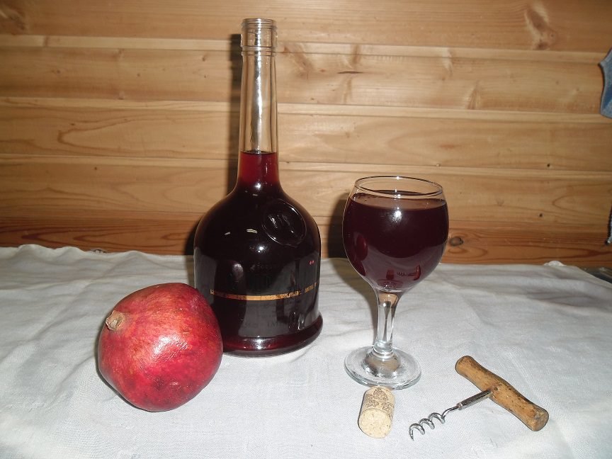 Homemade pomegranate wine recipe