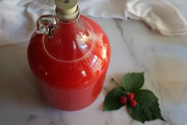 Homemade raspberry wine according to all canons &#8211; 3 recipes