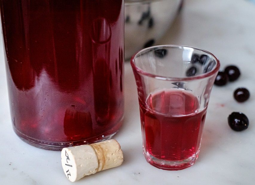 Homemade sloe gin &#8211; a classic recipe