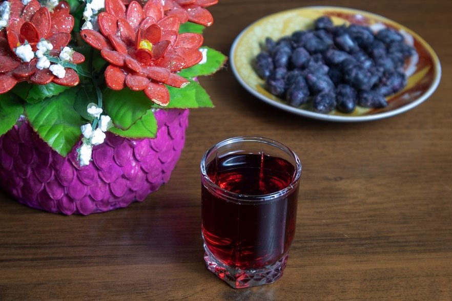 Homemade sloe gin &#8211; a classic recipe