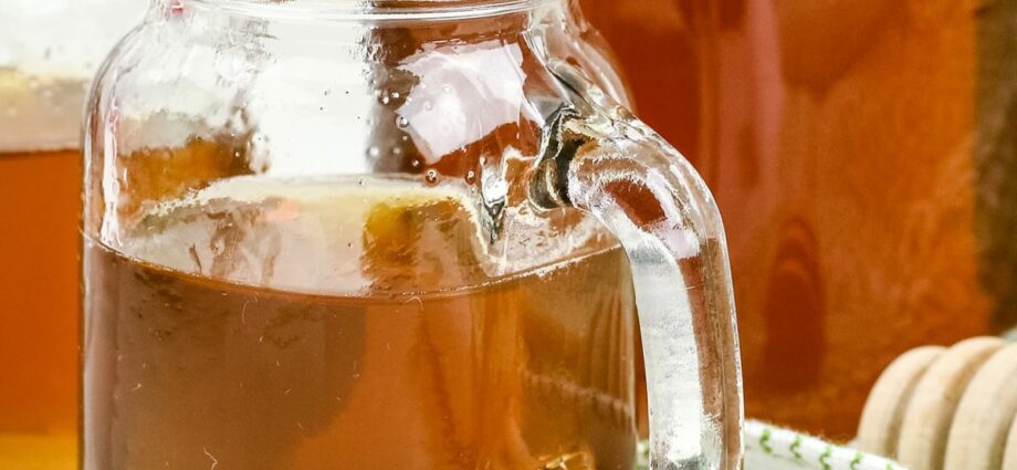 Honey liqueur: 5 recipes at home