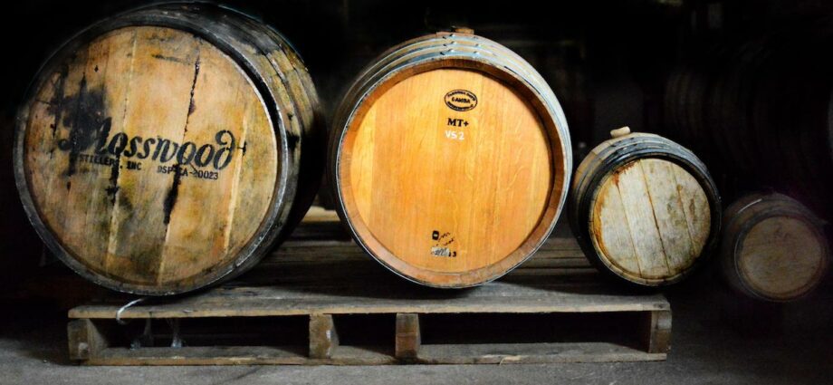 How barrel aging affects whiskey