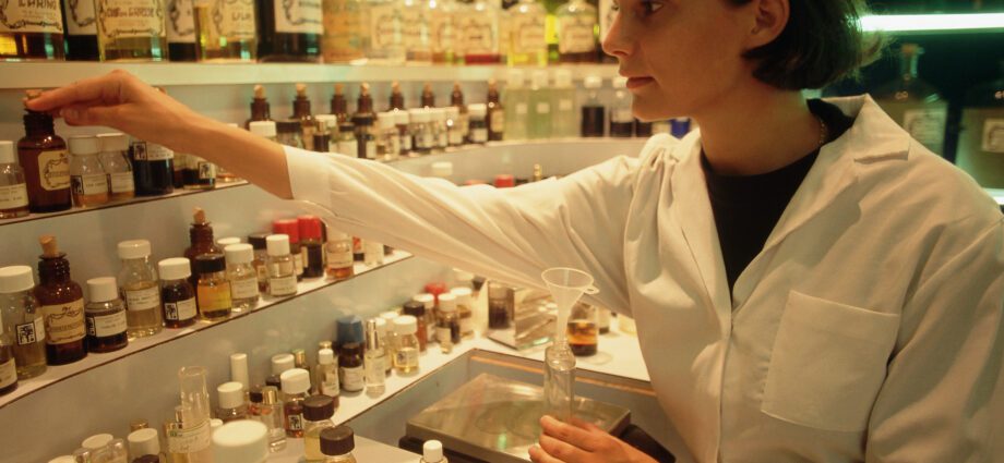 How do great perfumers work?