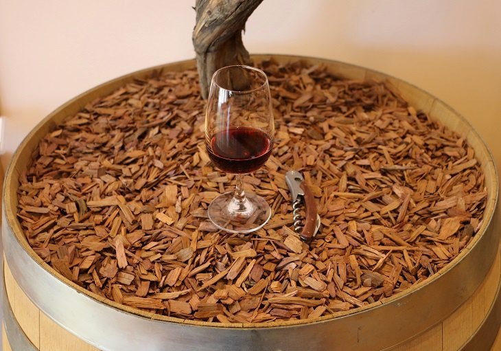 How to add oak chips (chips) to wine