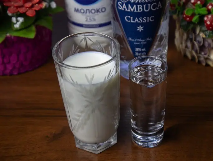 How to dilute, drink and eat sambuca &#8211; an overview of drinks and dishes