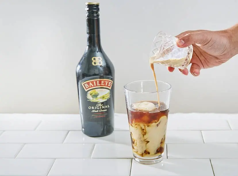 How to drink Baileys (Baileys)