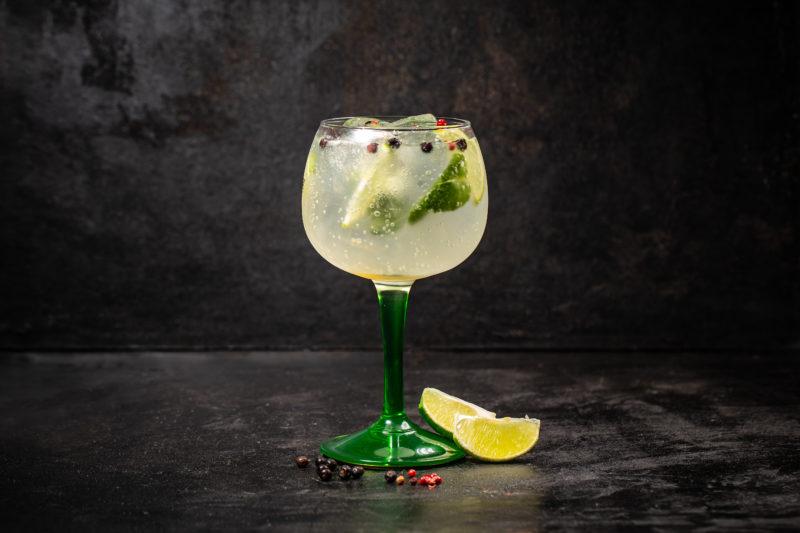 How to drink gin correctly &#8211; 6 tips how, with what, from what and why