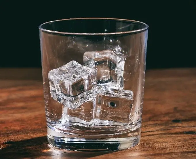 How to make ice at home without special tools (cubed and crushed)