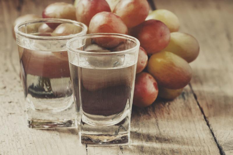 How to make moonshine from grapes at home &#8211; a step by step recipe