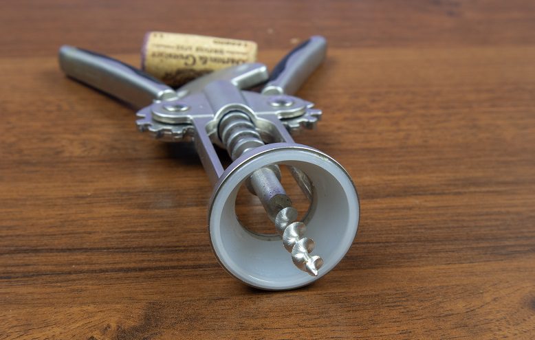 How to open a bottle of wine with a corkscrew &#8211; instructions and video