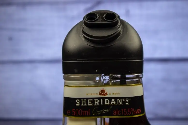 How to pour and drink Sheridans