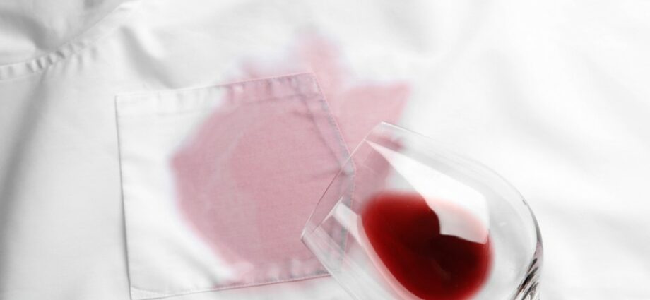 How to remove white and red wine from clothes, carpet, wallpaper, etc.