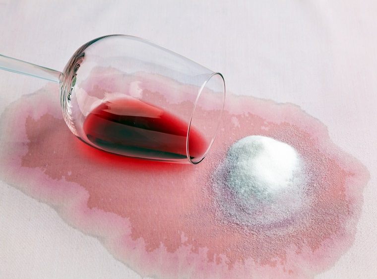 How to remove white and red wine from clothes, carpet, wallpaper, etc.