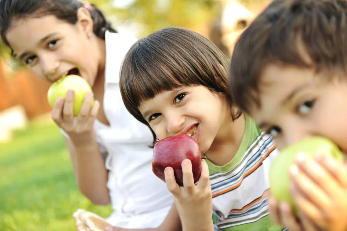 How to teach your teenager to eat healthy