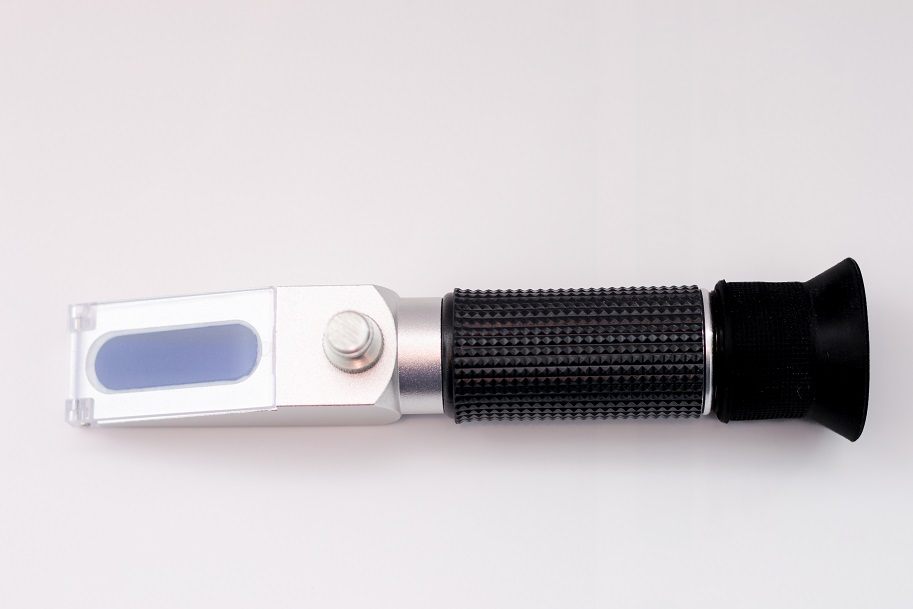 How to use a refractometer: detailed instructions