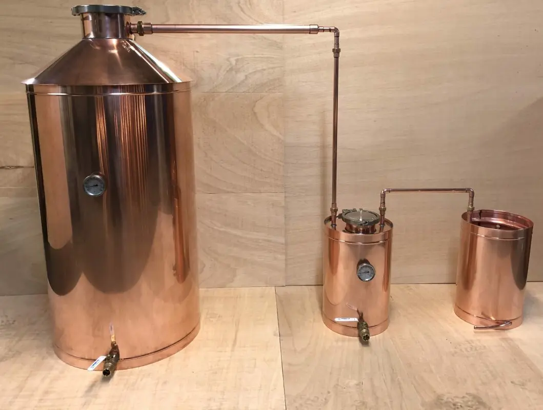 I got a moonshine still, it was a pity to throw it away: what happened to cook from 6 kg of sugar, a pound of yeast and 3 kiwi