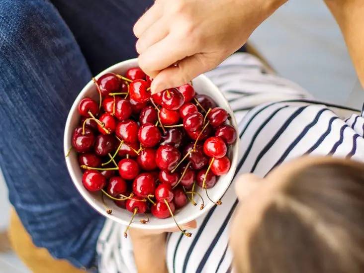 If there is nowhere to put cherries: the simplest recipe for wine with sugar and water