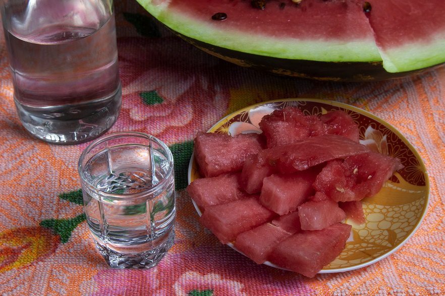 Is it possible to eat alcohol with melon and watermelon